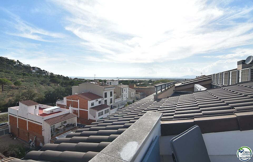 Spektakuläre Duplex von 84 Quadratmetern in Mas Oliva gelegen.