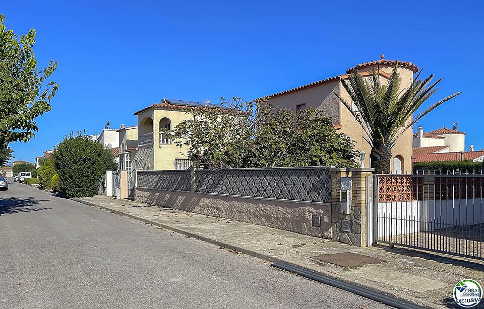 ???? Exclusive House in Ànfora Urbanization, Sant Pere Pescador ????
