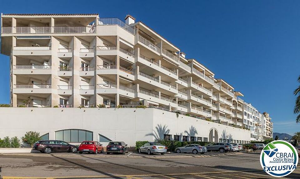 PORT GREC Apartamento reformado de 2 dormitorios con gran terraza y vistas al mar y al canal