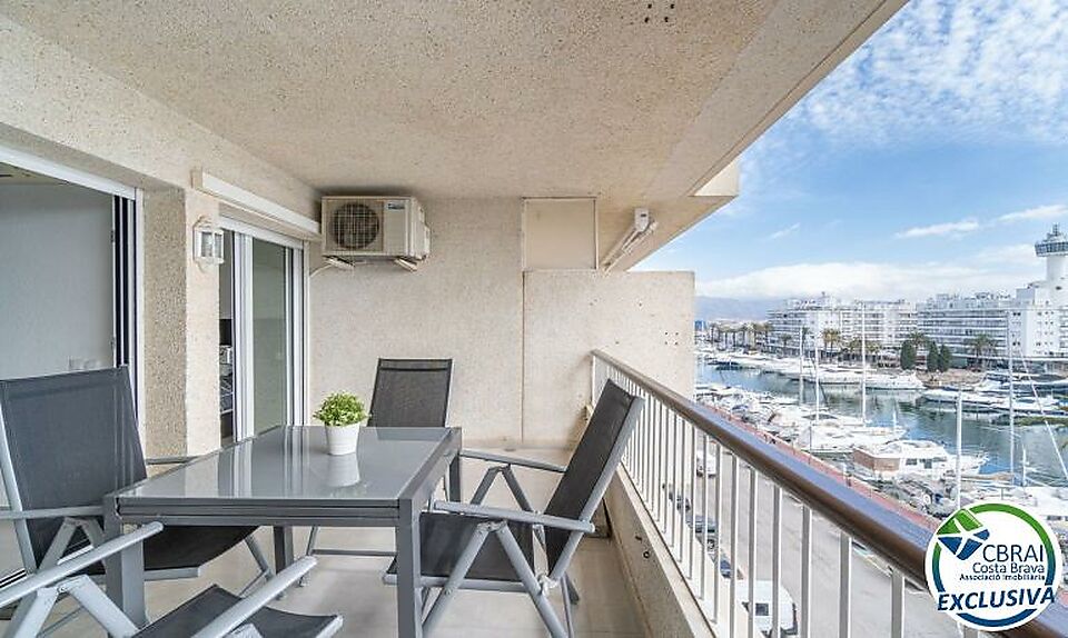 PORT GREC Renoviertes Apartment mit 2 Schlafzimmern, großer Terrasse und Blick auf das Meer und den Kanal