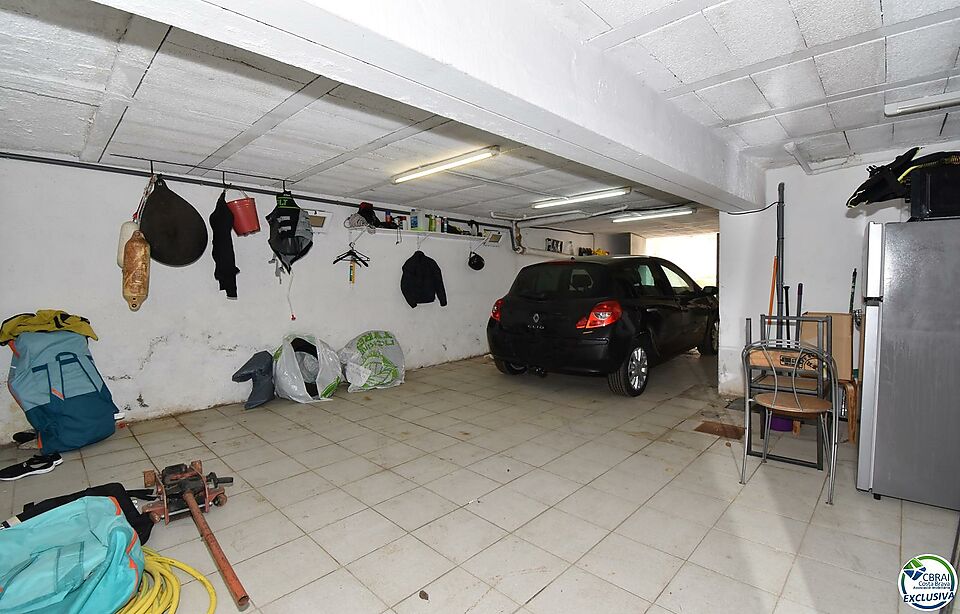 Private Garage von 78 m3 mit Wasser und Strom