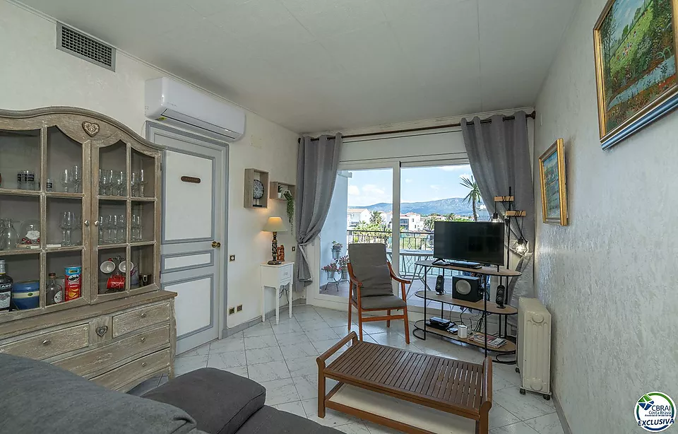 Beautiful apartment with wonderful views of Port Emporda
