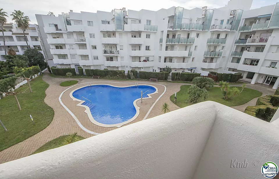 Apartament de 2 habitacions amb vistes a la piscina