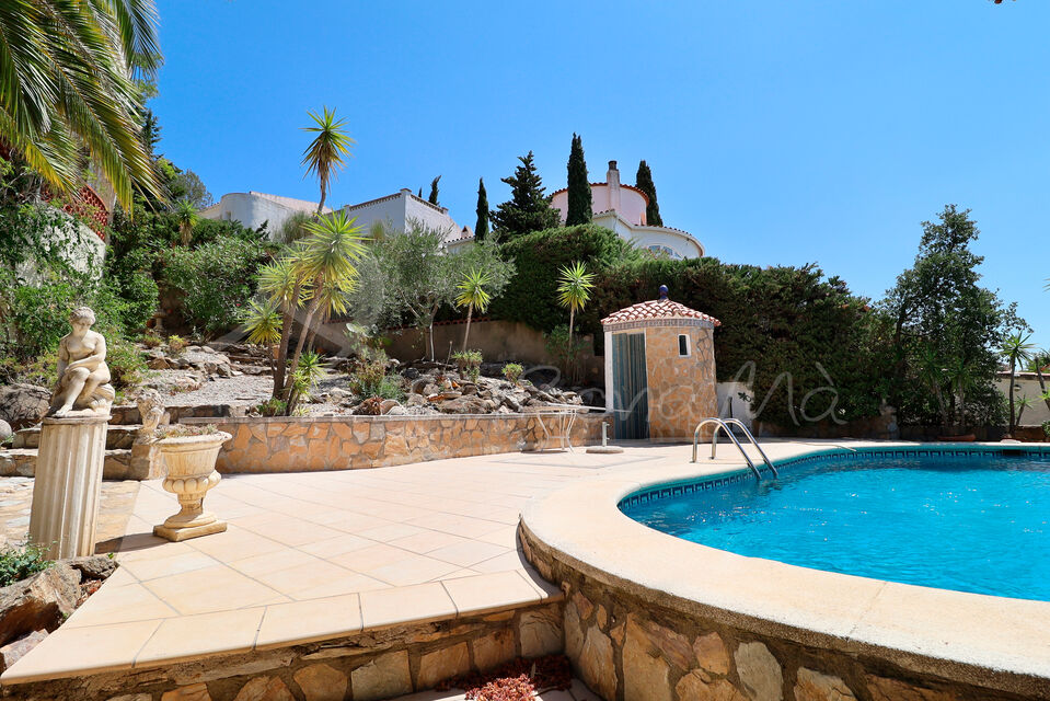 Casa con carácter, vistas y piscina en Can Isaac, Palau Saverdera.