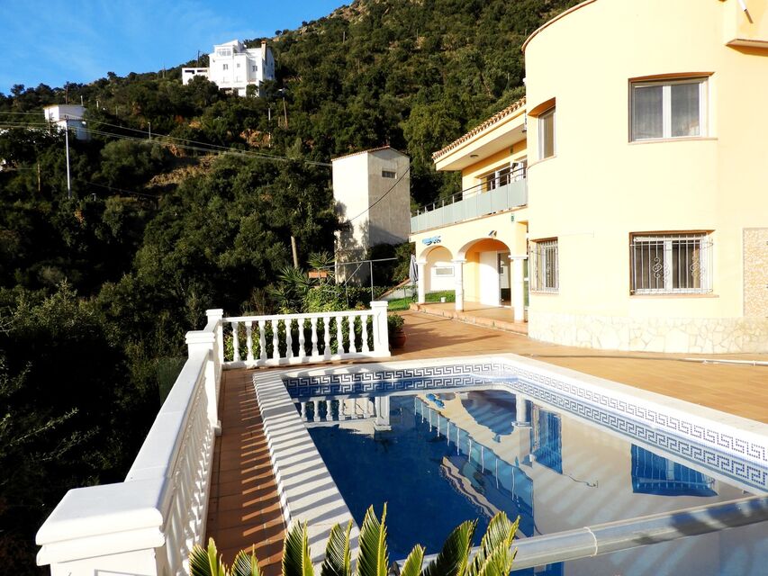 Villa avec vue mer et piscine dans le quartier calme de Mas Fumats, Roses