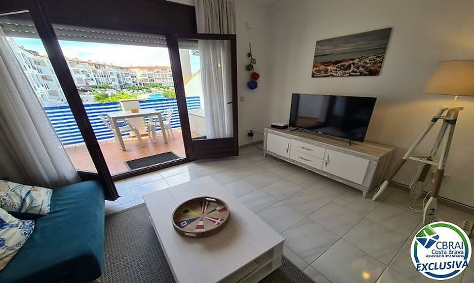 Sold-Renovated apartment with canal view - Sant Maurici area