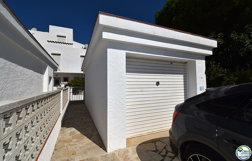 Casa de pescador amb dos dormitoris, terrasses dobles garatge i amarratge en venda