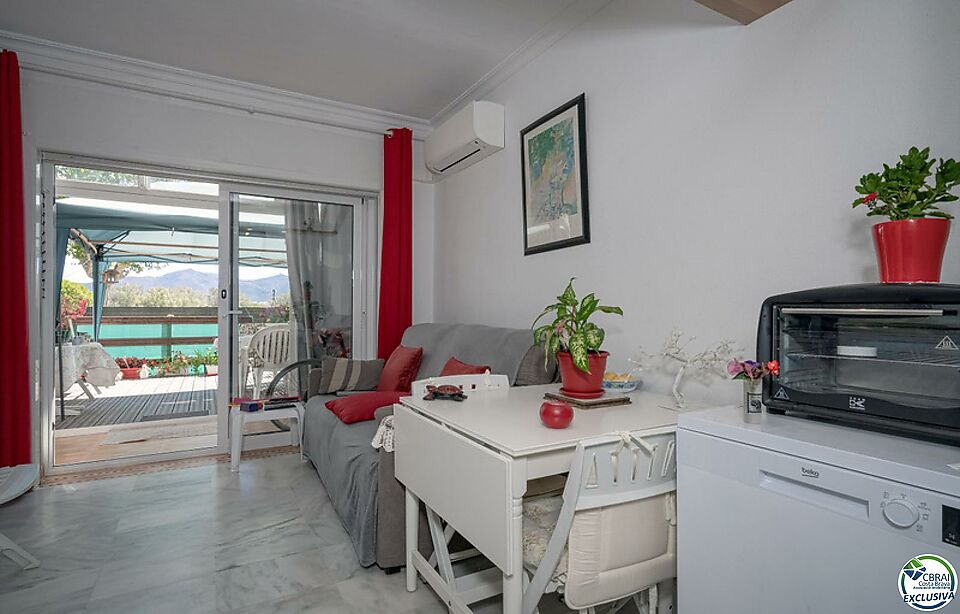 Ground floor apartment with large terrace