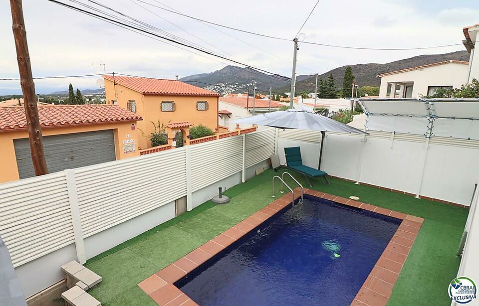 Maison confortable dans les Grecs de Roses avec piscine privée