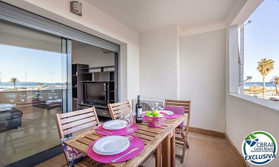 CRISTALL MAR Apartament de 3 dormitoris amb vistes al mar i amb piscina comunitària