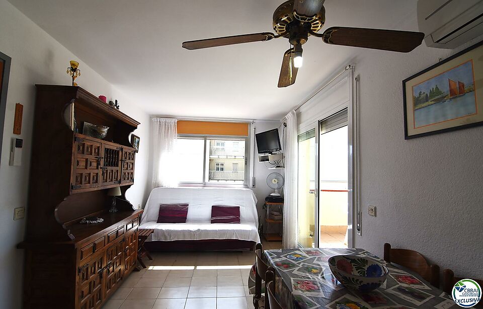 Pis - Apartament en venda a Roses, amb 40 m2, 1 habitacions, 1 bany amb dutxa, Ascensor, Moblat i 2 terrasses.