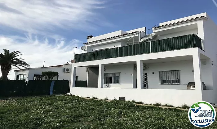 Magnifique villa  rénovée à Mas Busca Roses