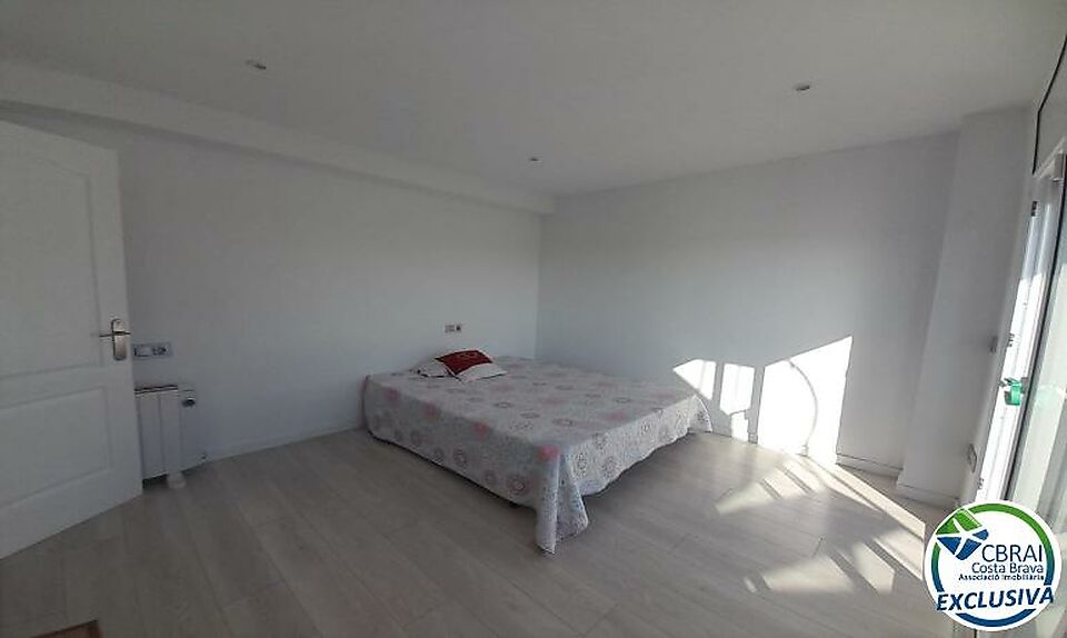 Renovated house in Mas Busca Roses