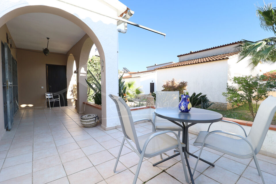 Detached house in the quiet residential area  Alberes sector, Empuriabrava