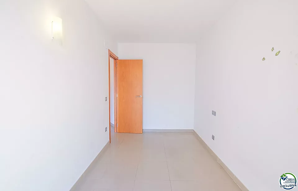 GREAT APARTMENT IN THE CENTER OF ROSES
