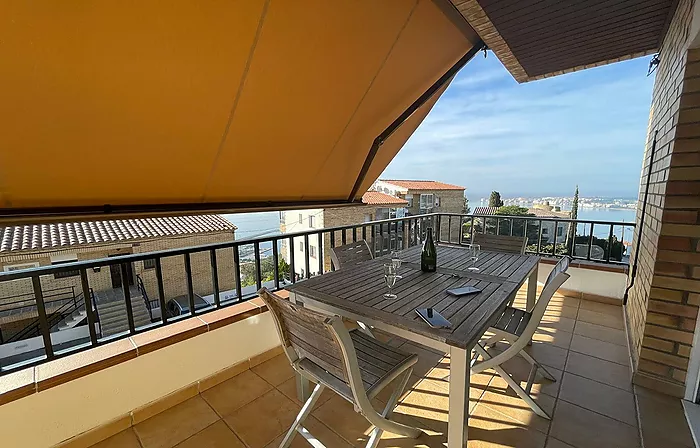 BEAUTIFUL TOWNHOUSE WITH VIEWS IN PUIG ROM