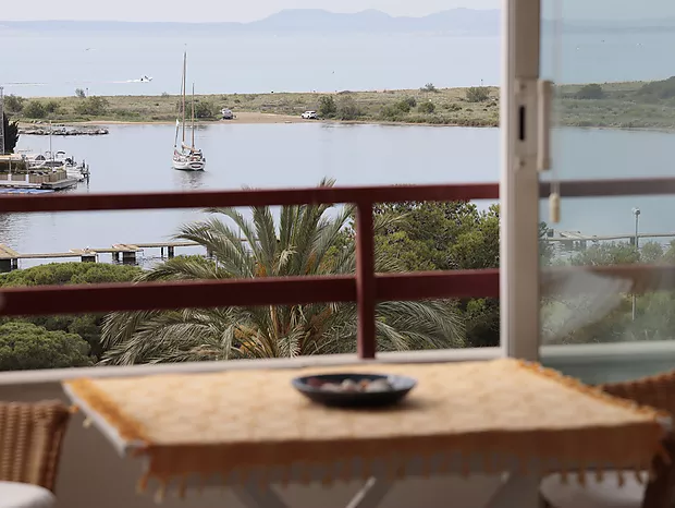 For sale apartment in Isla de Roses, Santa Margarita,  with a wide view