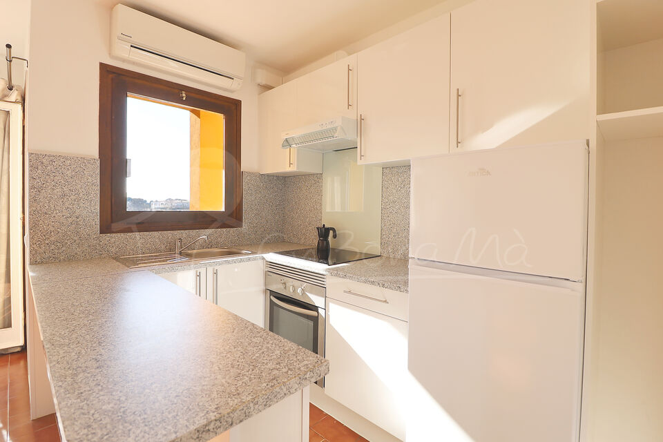 For sale apartment in Gran Reserva, Empuriabrava, central and close to the sea and the beach.