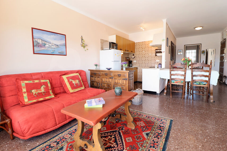 Well maintained apartment with great potential in Santa Margarita just 300m from the beach.