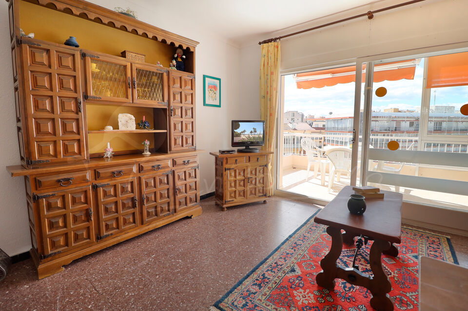 En venta apartamento de 40m2 útiles con gran potencial a 300 metros de la playa -Santa margarita